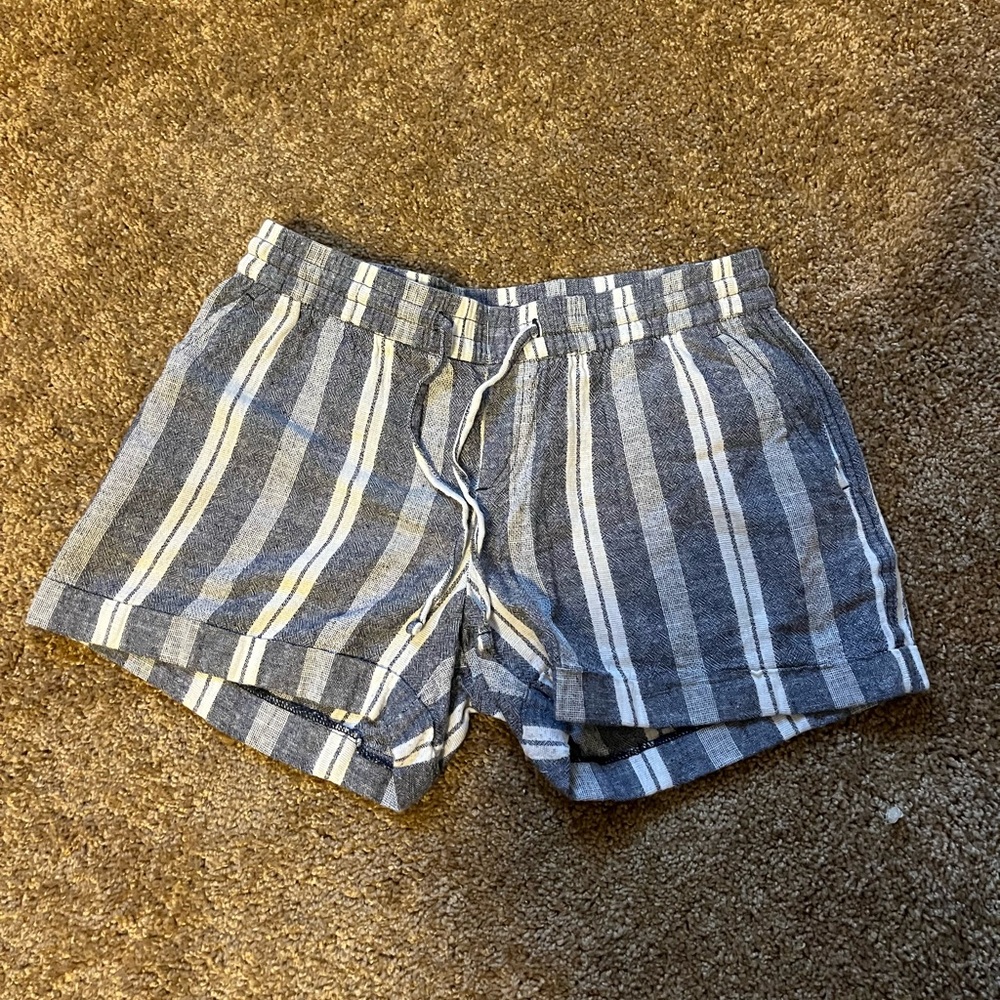 Old navy shorts size M
